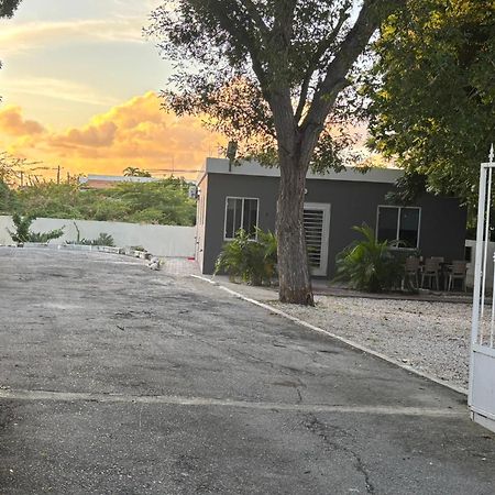 库拉索优势公寓酒店 威廉斯塔德 外观 照片